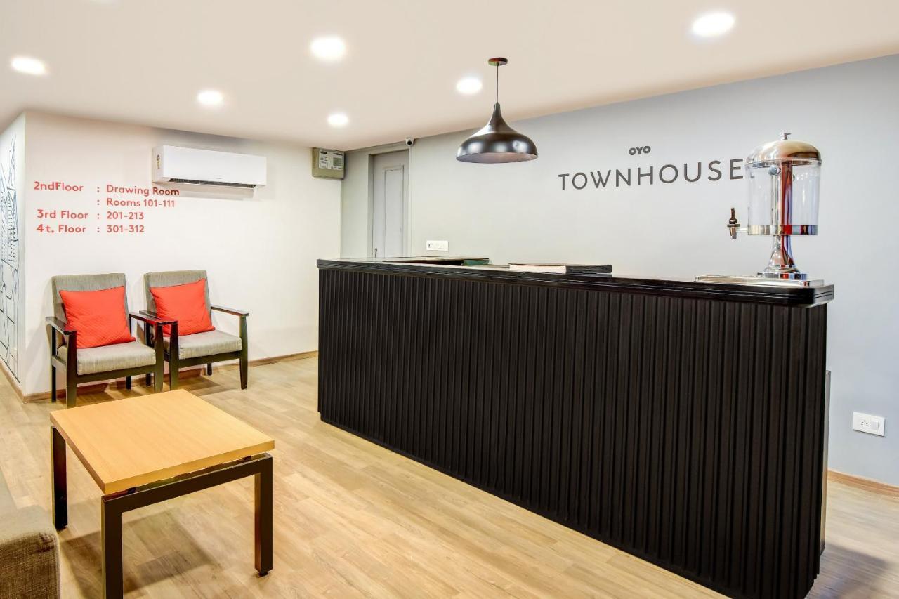 Oyo Townhouse 115 Patel Nagar Hotel New Delhi Luaran gambar
