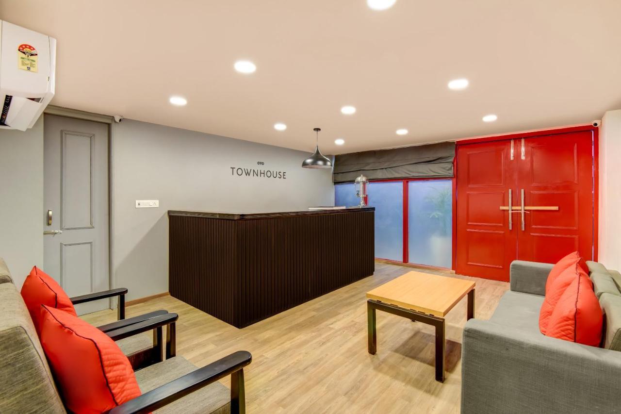 Oyo Townhouse 115 Patel Nagar Hotel New Delhi Luaran gambar
